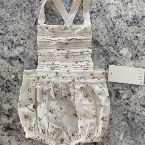 Liilu floral romper. 6m.